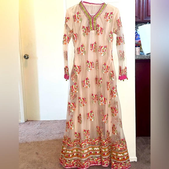 Indian/pakistani 2pc embroidered dress - Picture 3 of 17